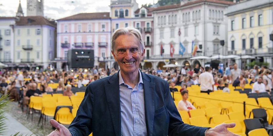 Marco Solari auf der Piazza Grande von Locarno. (Aufnahme vom August 2022)