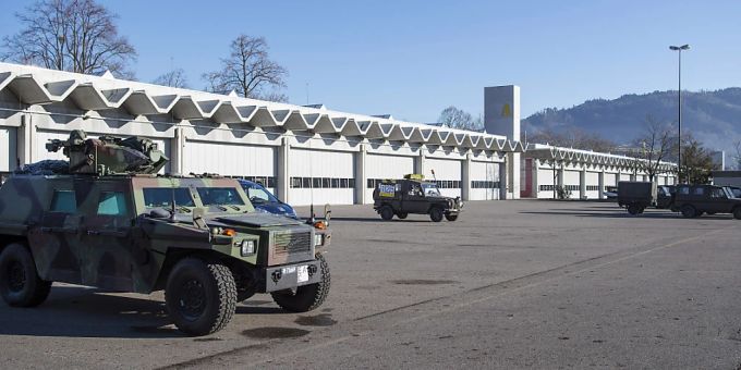 Mehr als 30 Rekrutinnen und Rekruten der Schweizer Armee sind auf den Waffenplätzen Thun BE (im Bild) und Jassbach BE an einer Magen-Darm-Grippe erkrankt. (Archivbild) Schweizer Armee