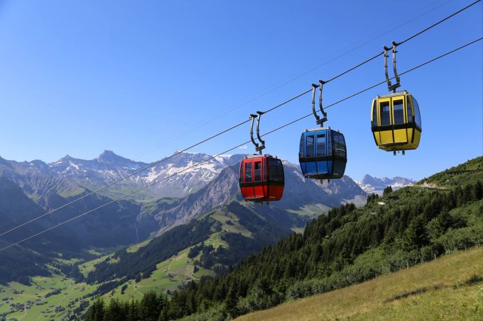 Von der Bergstation Tschentenbahn bringt euch das Bähnli wieder hinunter nach Adelboden. Herbstwanderungen