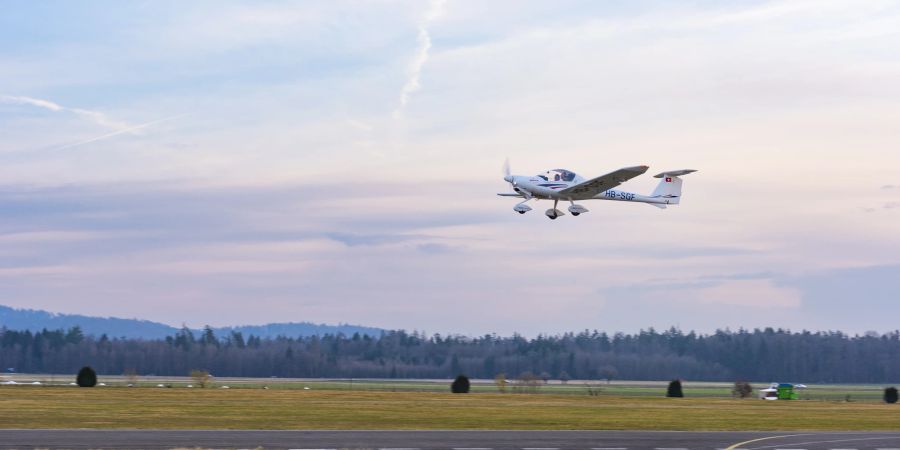 Der Flugplatz Birrfeld in Lupfig besteht seit 1937 und ist ein regionales Flugsportzentrum