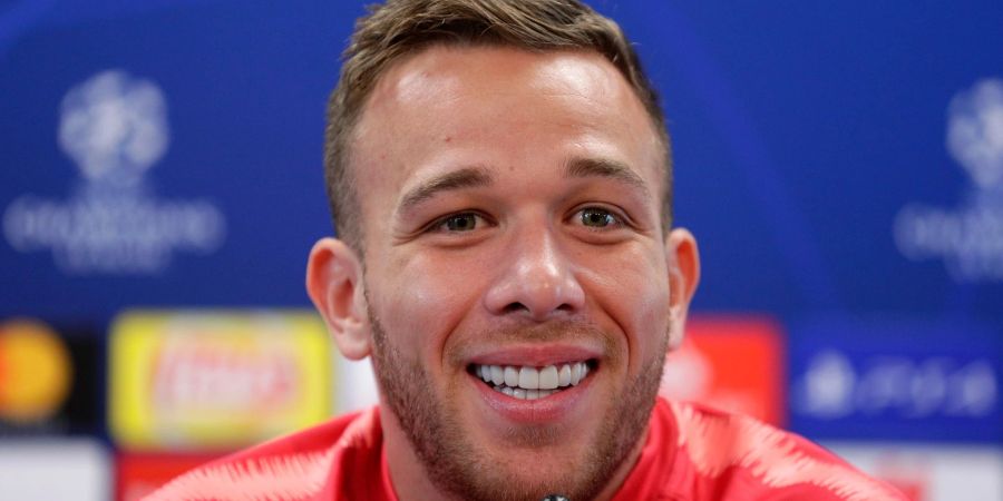 Arthur Melo von Barcelona bei einer Pressekonferenz in Sant Joan Despi.