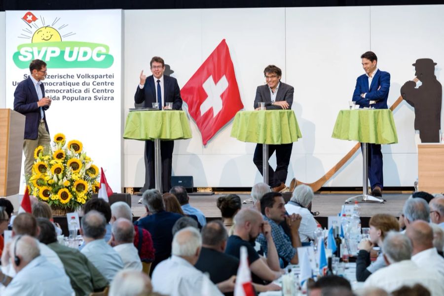 Podiumsdiskussion an der Delegiertenversammlung der SVP in Baar ZG.