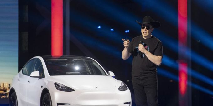 Wegen Autopilot - Kalifornische Fahrzeugbehörde verklagt Tesla