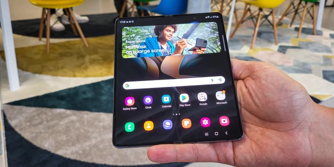 Auch von Innen lässt sich das Foldable praktisch nicht vom vorherigen Modell unterscheiden. Samsung Galaxy Z Fold4