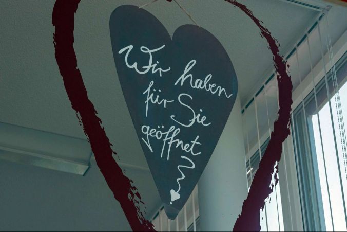 Mit Herz für Sie geöffnet