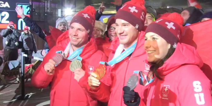 «Fast erwürgt» von Medaille - Olympia-Helden feiern im House of Switzerland