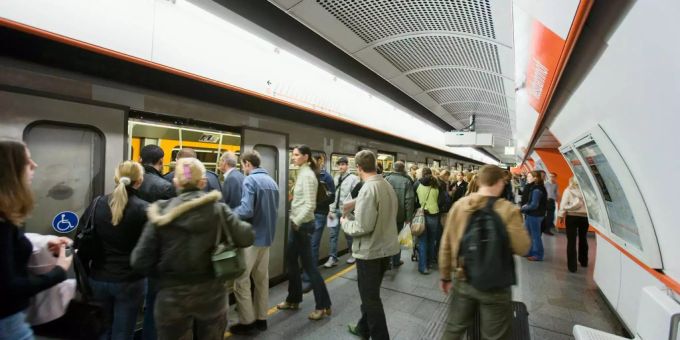 Wegen starkem Geruch - Fleischkäse-Verbot in Wiener U-Bahn geplant