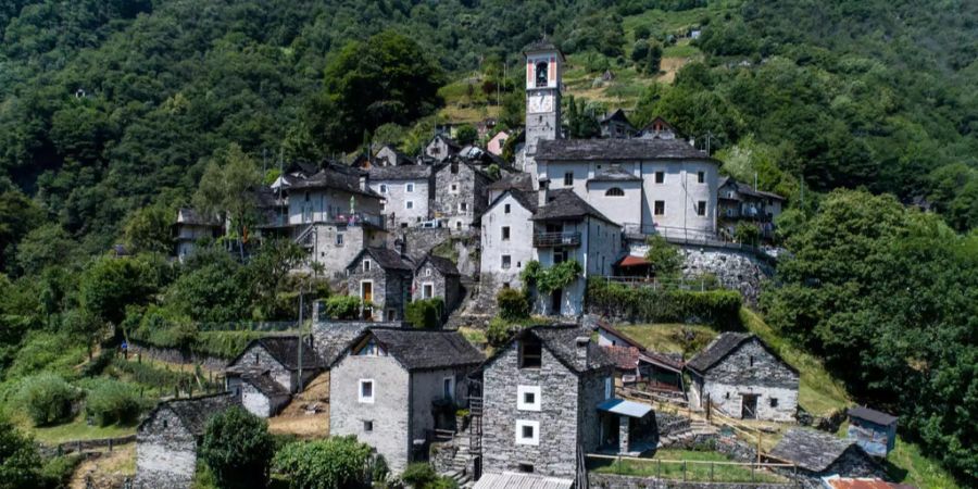 Creativity in Corippo TI: Die Tessiner verwandeln ihr Dorf in eine Touristen-Attraktion.