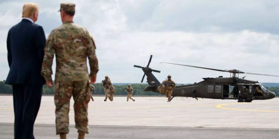 Die geplante US-Militärparade wäre momentan zu teuer und muss warten.