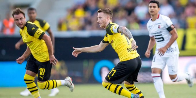 Marco Reus trägt bereits im Testspiel zwischen Borussia Dortmund und Stade Rennes die Kapitänsbinde. Marco Reus trägt bereits im Testspiel zwischen Borussia Dortmund und Stade Rennes die Kapitänsbinde.