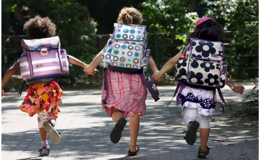 Kinder, Studenten und Urlauber können in der Freizeit entspannen.