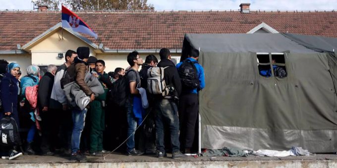 Rund 150 Flüchtlinge nahmen seit Montagabend an einem Protest am serbisch-kroatischen Grenzübergang teil (Symbolbild). Flüchtlinge Serbien