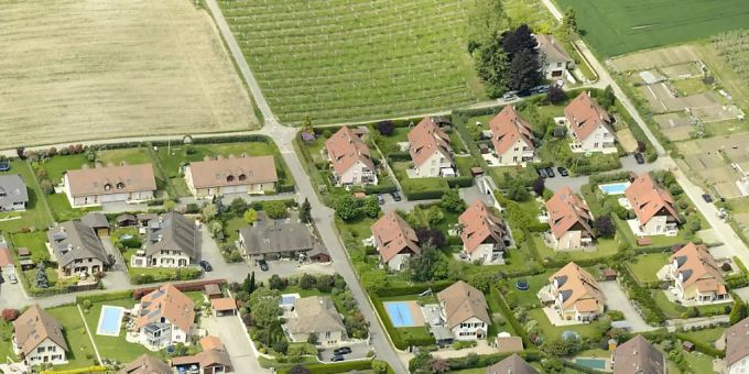 Die Zersiedelungsinitiative der Jungen Grünen wird deutlich abgelehnt. (Themenbild) Die Zersiedelungsinitiative der Jungen Grünen wird deutlich abgelehnt. (Themenbild)