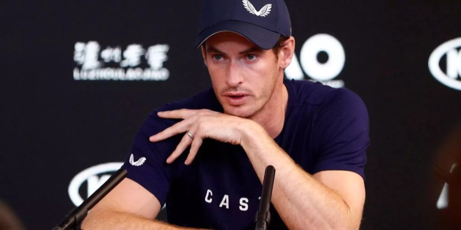 Andy Murray kündigt an einer Pressekonferenz seinen Rücktritt an