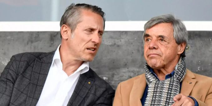 GC-Besitzer Heinz Spross (rechts) und Stefan Anliker während eines Spiels im Gespräch. GC-Besitzer Heinz Spross und Stefan Anliker sprechen miteinander