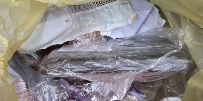 Konzerne gründen Allianz gegen Plastik-Müll (Symbolbild). Kunststoffverpackung im Gelben Sack.