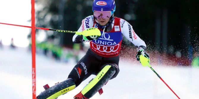 Mikaela Shiffrin fährt den Slalom in Semmering.