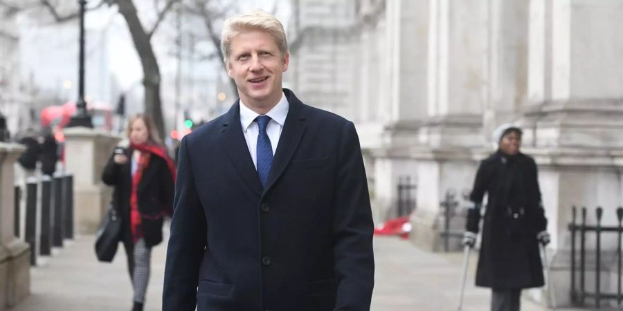 Transport Minister Jo Johnson resigns