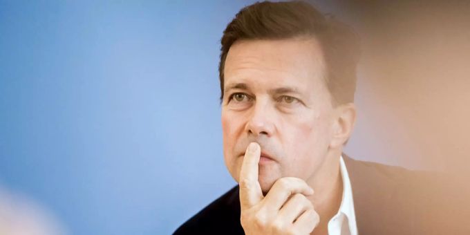 Der deutsche Regierungssprecher Steffen Seibert bestätigte, dass es einen Austausch zwischen Deutschland und der Türkei gab. Der deutsche Regierungssprecher Steffen Seibert.