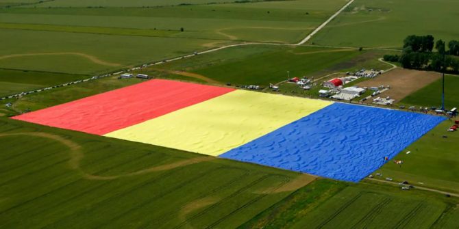 Die jemals grösste hergestellte Flagge.