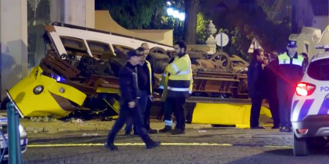 Lissabon - 28 Menschen bei Tram-Entgleisung verletzt