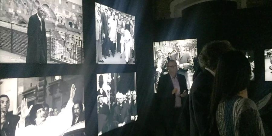 Fotos des italienischen Fotografen Rino Barillari in einer Ausstellung im zeitgenössischen Museum Maxxi in Rom.