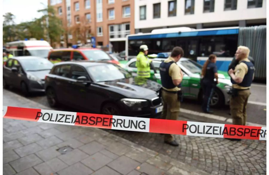 Die Polizei bestätigt die Festnahme eines Verdächtigen nach der Messerattacke in München.