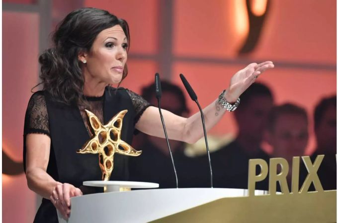 Viola Tami gewinnt den Prix Walo als Publikumsliebling beim 43. Prix Walo im Zürcher Kongresshaus am Sonntag, 14. Mai 2017. Viola Tami gewinnt den Prix Walo als Publikumsliebling beim 43. Prix Walo im Zürcher Kongresshaus am Sonntag, 14. Mai 2017.