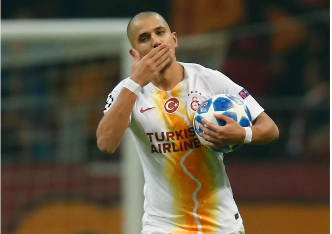 Sofiane Feghouli von Galatasaray jubelt, nachdem er das 1:2 erzielt hat. Galatasaray Istanbul