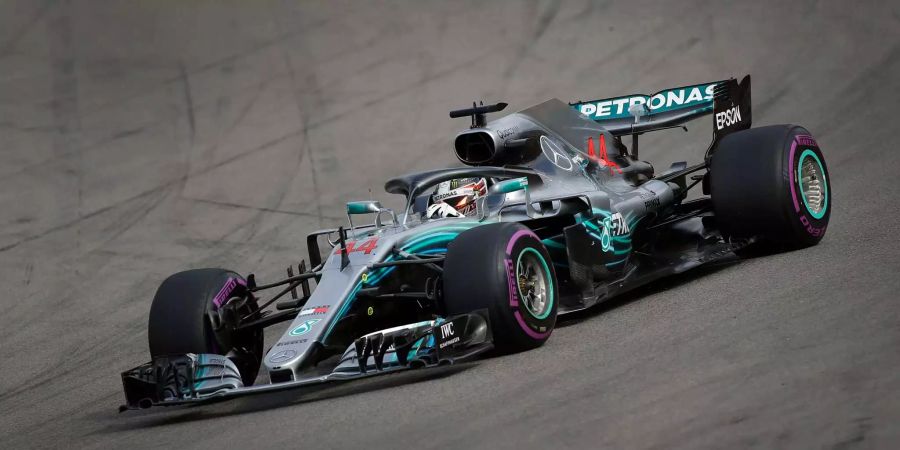 Lewis Hamilton aus Grossbritannien vom Team Mercedes in Aktion.