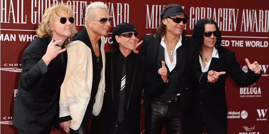 James Kottak, Rudolf Schenker, Klaus Meine, Matthias Jabs und Pawel Maciwoda von den Scorpions 2011 in London.