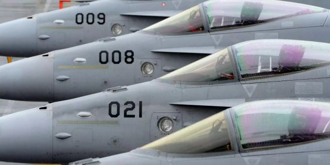 F/A-18-Kampfjets - Weiter kein Ausbildungs- und Trainingsbetrieb
