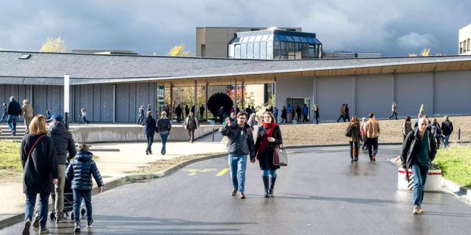 Reisen und Geschenke - ETH Lausanne will strengere Regeln durchsetzen