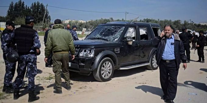 Vergangene Woche explodierte neben dem Konvoi des palästinensischen Ministerpräsidenten Hamdallah eine Bombe. Vergangene Woche explodierte neben dem Konvoi des palästinensischen Ministerpräsidenten Hamdallah eine Bombe.
