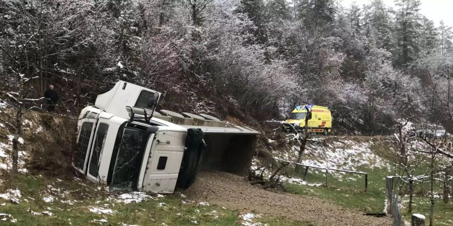 Der Wald bremste den Sturz und verhinderte schlimmere Verletzungen.