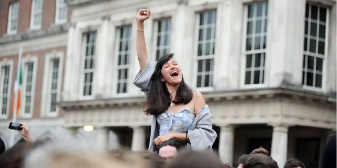 «Stille Revolution» - Iren stimmen klar für das Recht auf Abtreibung