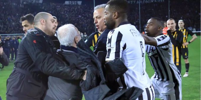 Fussball-Chaos in Griechenland - Fifa verlangt Massnahmen nach Revolver-Zwischenfall