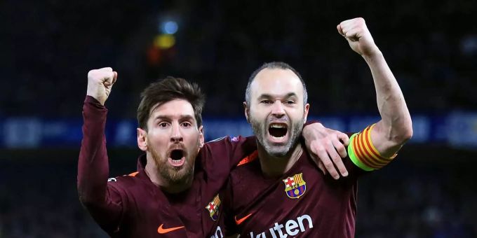 Andres Iniesta verbrachte seine ganze Karriere beim FC Barcelona. Andres Iniesta verbrachte seine ganze Karriere beim FC Barcelona.