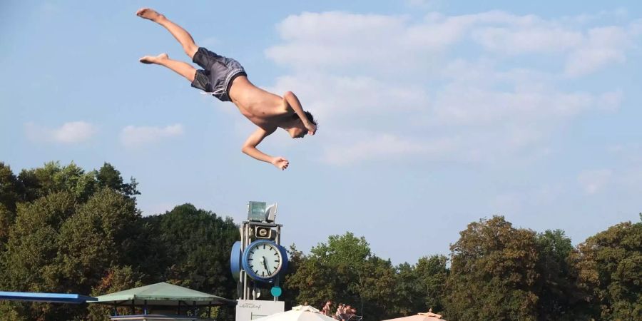 Grosse Temperaturunterschiede zwischen Luft und Wasser können gefährlich sein.