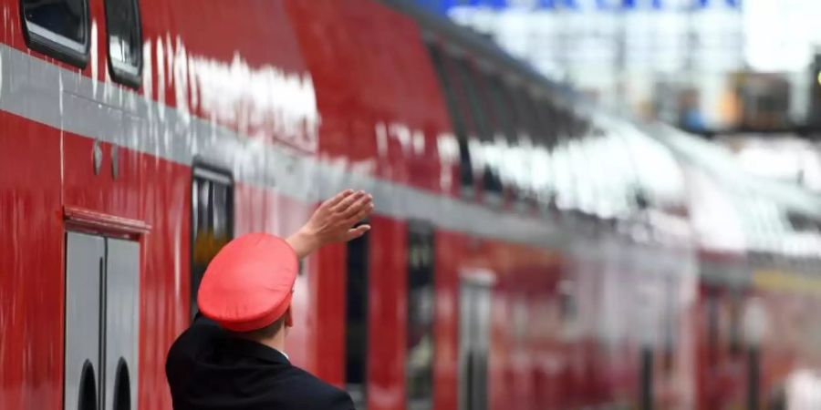 Ein Regionalzug am Berliner Hauptbahnhof. Foto: picture alliance / Soeren Stache/dpa