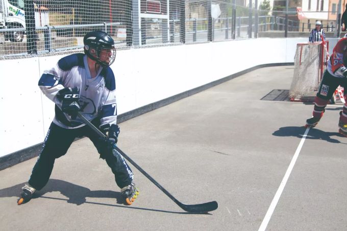 Spieler Pascal Lüthi beim Auswärtsspiel in Agno (Tessin) in der vergangenen Saison. Hurricanes Pascal Lüthi