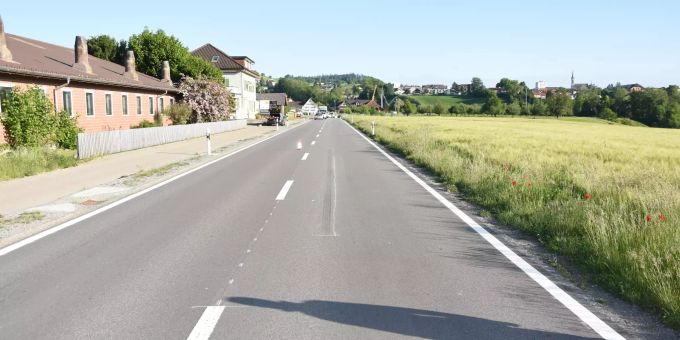 Fahrunfähig Unfall verursacht und geflüchtet.