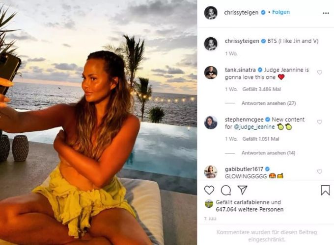 Chrissy Teigen liess sich ihre Brust-Implantate entfernen. chriss