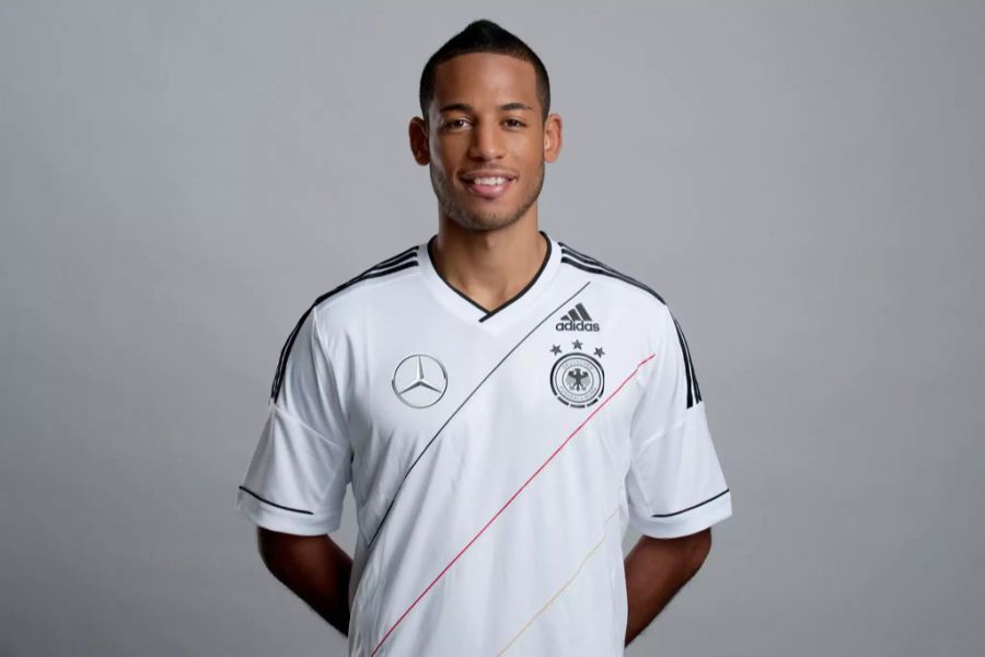 Aogo stand zudem von 2010 bis 2013 in der Startelf der deutschen A-Nationalmannschaft.