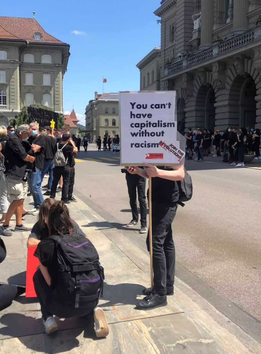 Demonstranten auf dem Bundesplatz in Bern.