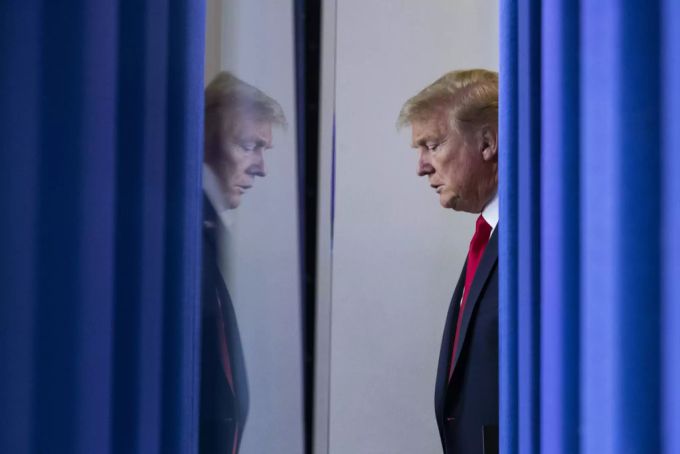Die Corona-Krise hinterlässt auch bei Donald Trump ihre Spuren. donald trump