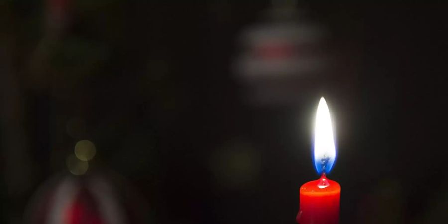 Brennende Kerze Enrica Bonaccorti