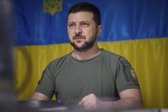 Er appelliert an das Durchhaltevermögen der ukrainischen Bevölkerung: Präsident Wolodymyr Selenskyj. (Archivbild) erster Schnee Ukraine