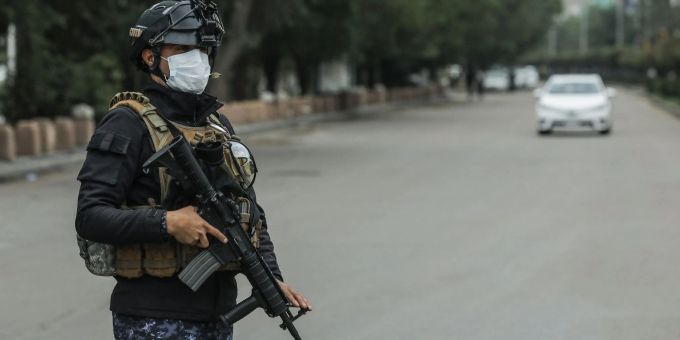Ein Schwerbewaffneter irakischer Soldat in Bagdad (Archivbild). Ein Schwerbewaffneter irakischer Soldat in Bagdad (Archivbild).