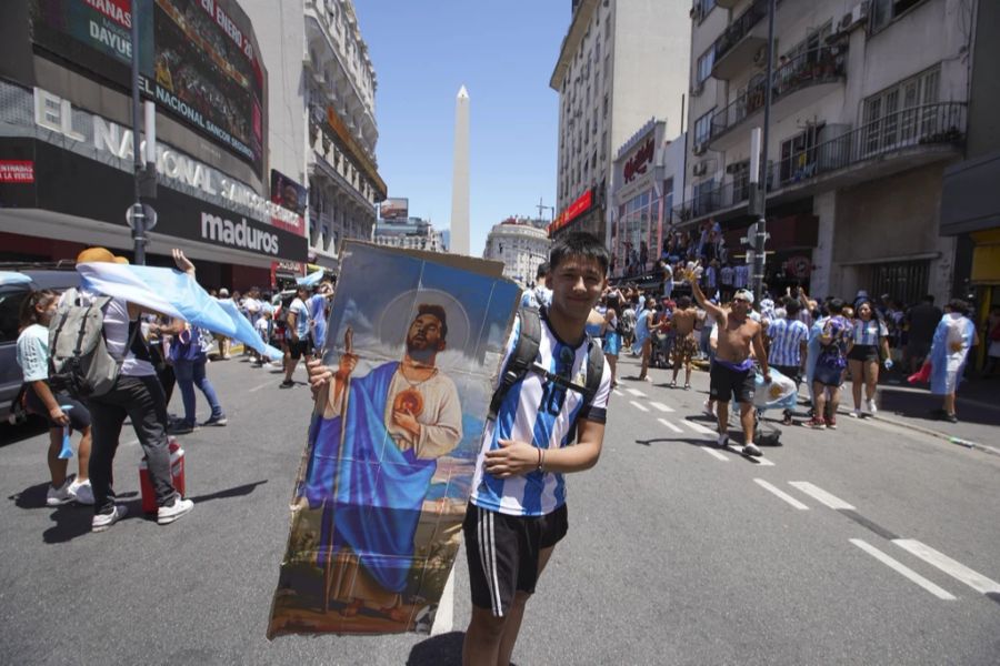 Die Argentinier feiern auf den Strassen von Buenos Aires den WM-Titel.